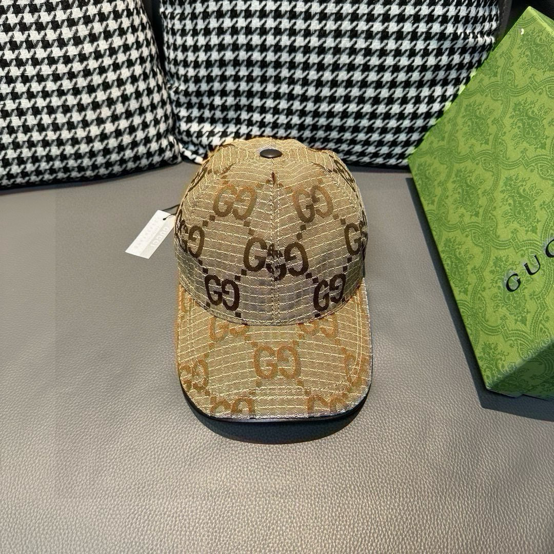 
官网新款出货
配包装布袋，Gucci古奇最新款原单棒球帽， 大双G，专柜11开模订制，完美对花，原版帆
