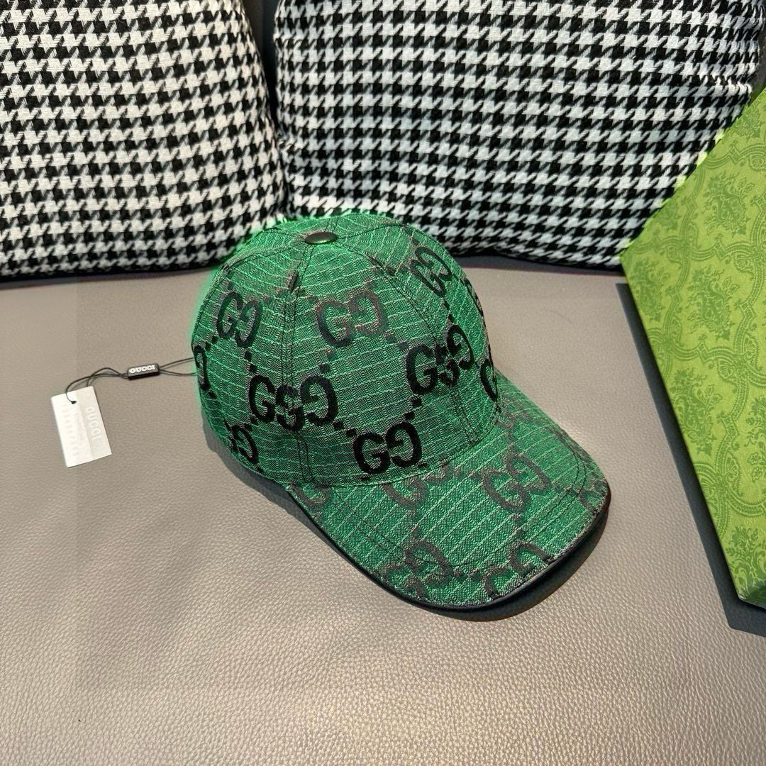 
官网新款出货
配包装布袋，Gucci古奇最新款原单棒球帽， 大双G，专柜11开模订制，完美对花，原版帆