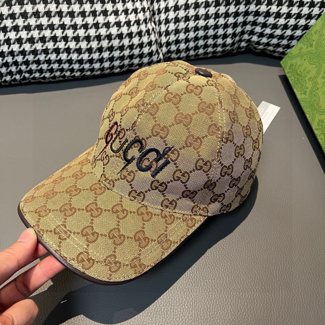 
配盒子布袋，Gucci(古奇)新款原单棒球帽， 艺术字刺绣，11开模订制，重工刺绣，细节可媲美专柜，原