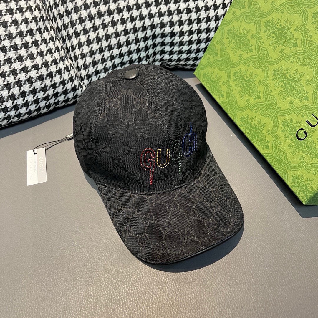 
配盒子布袋，Gucci(古奇)新款原单棒球帽， 艺术字刺绣，11开模订制，重工刺绣，细节可媲美专柜，原