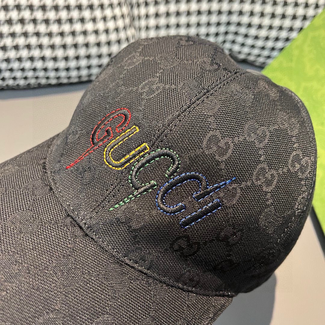 
配盒子布袋，Gucci(古奇)新款原单棒球帽， 艺术字刺绣，11开模订制，重工刺绣，细节可媲美专柜，原