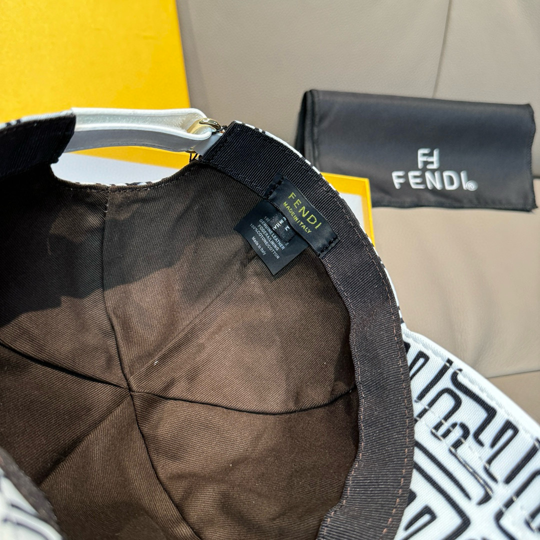 
配盒子布袋，Fendi（芬迪）新款原单棒球帽， 双F提花，专柜常年热卖款，口碑极佳，11开模订制，原版