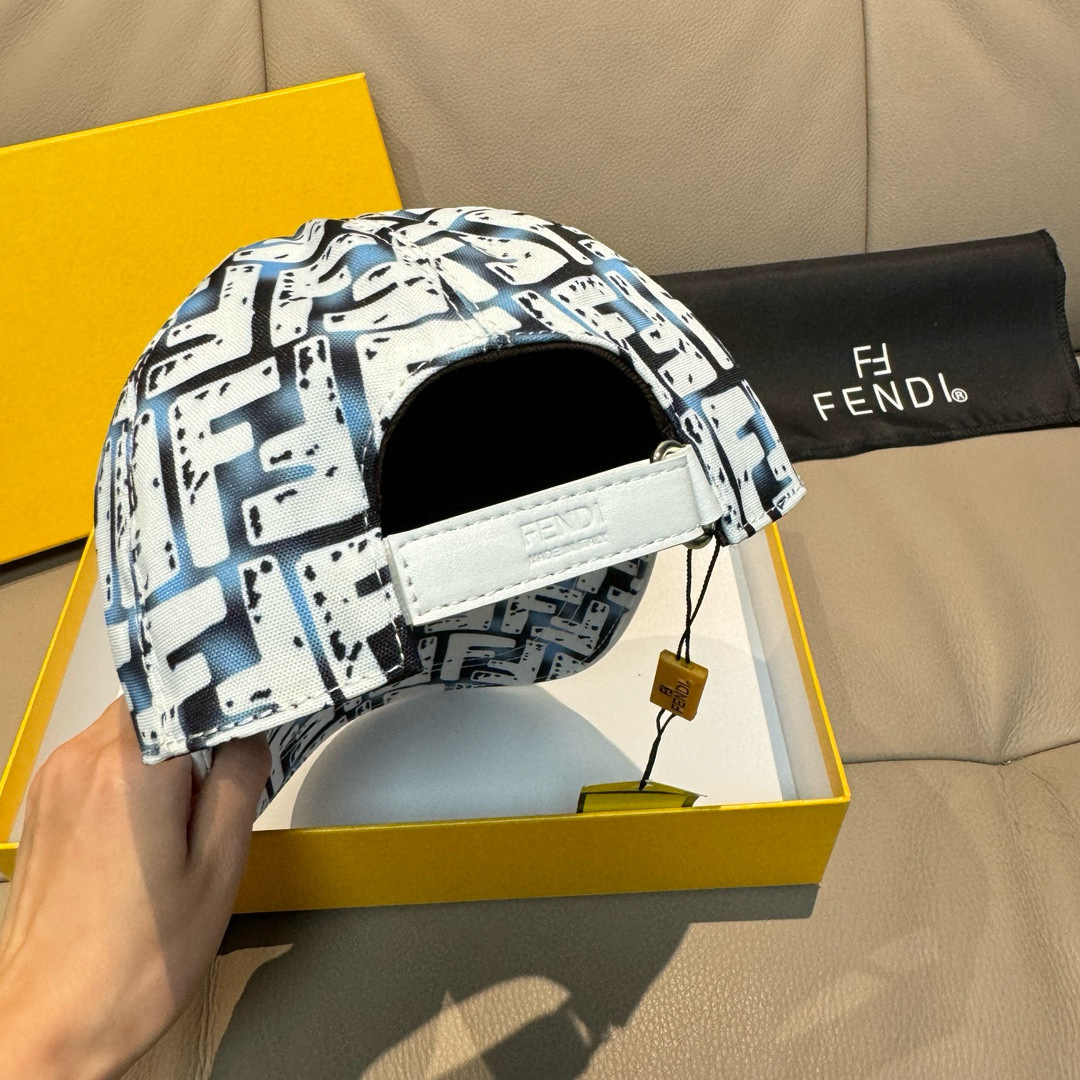 
配盒子布袋，Fendi（芬迪）新款原单棒球帽， 双F提花，专柜常年热卖款，口碑极佳，11开模订制，原版