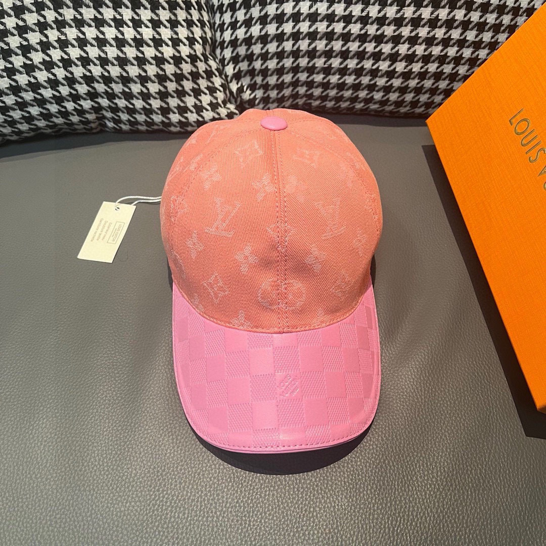 
配盒子布袋，LV(路易威登)新款原单棒球帽，牛皮压花，11开模订制，原版牛仔布料，做工细致完美，质量超
