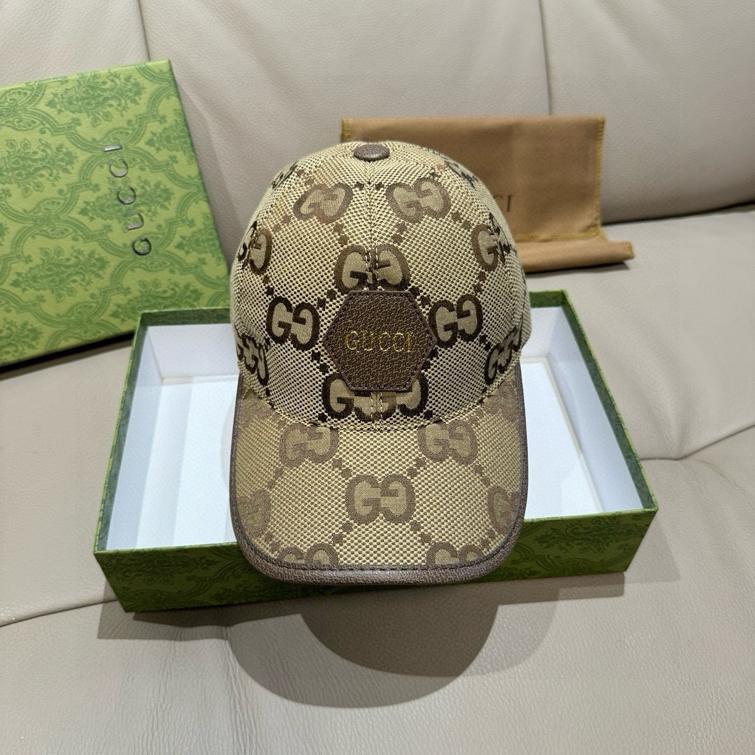 
配包装布袋，Gucci(古奇)新款原单棒球帽，Gucci烫金，专柜最新款，11开模订制，正版开模，原版