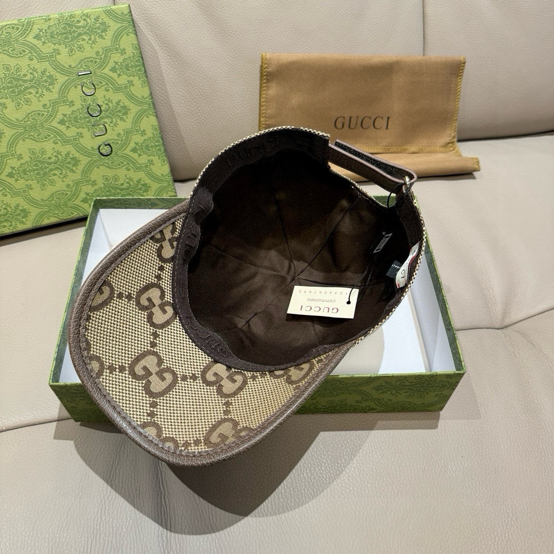 
配包装布袋，Gucci(古奇)新款原单棒球帽，Gucci烫金，专柜最新款，11开模订制，正版开模，原版