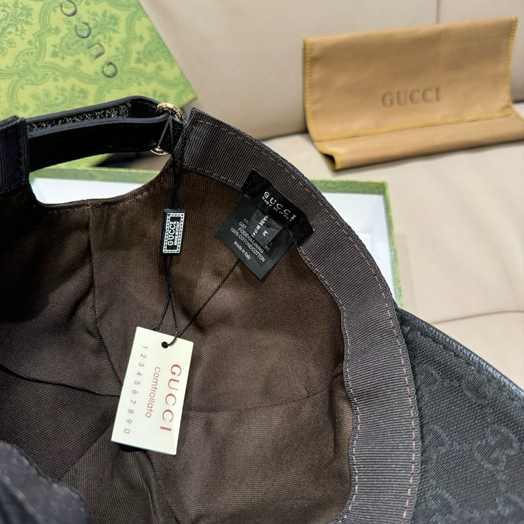 
配包装布袋，Gucci(古奇)新款原单棒球帽，Gucci烫金，专柜最新款，11开模订制，正版开模，原版