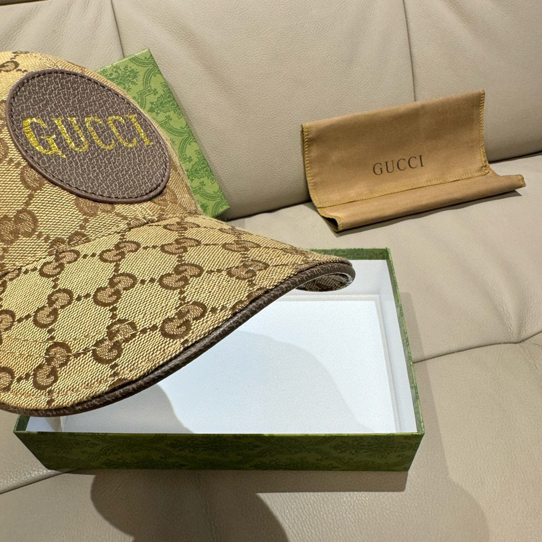 
配包装布袋，Gucci(古奇)新款原单棒球帽，Gucci烫金，专柜最新款，11开模订制，正版开模，原版