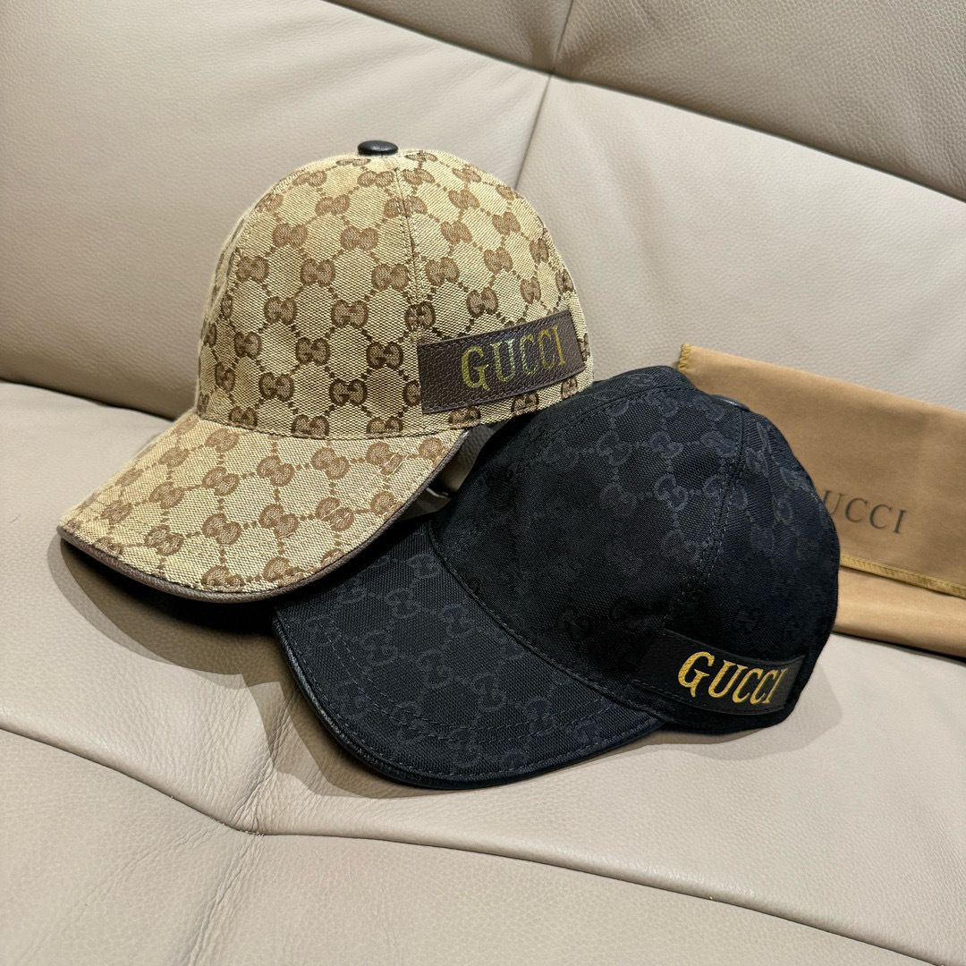 
新款到货！
配包装布袋，Gucci(古奇)新款原单棒球帽，烫金织带，专柜最新款，11开模订制，正版开模