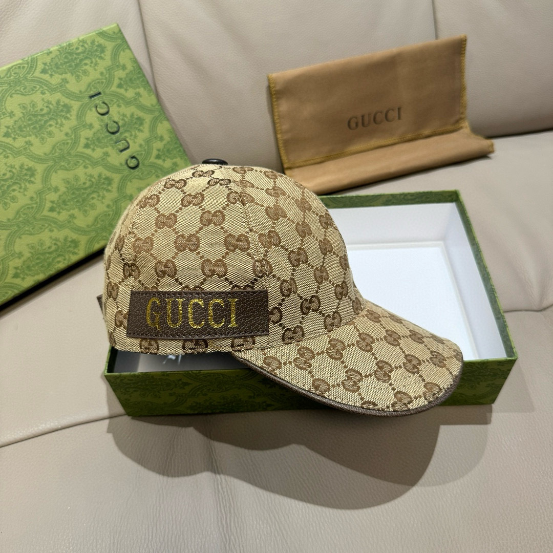 
新款到货！
配包装布袋，Gucci(古奇)新款原单棒球帽，烫金织带，专柜最新款，11开模订制，正版开模