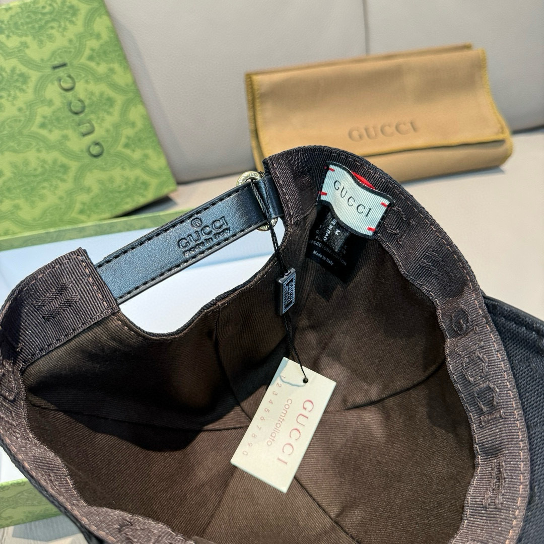 
配盒子布袋，Gucci(古奇)春夏新款原单棒球帽， logo织带，11开模订制，原版帆布料+头层牛皮，