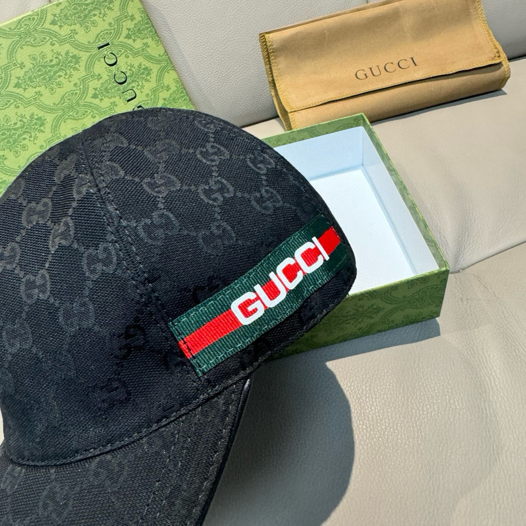 
配盒子布袋，Gucci(古奇)春夏新款原单棒球帽， logo织带，11开模订制，原版帆布料+头层牛皮，