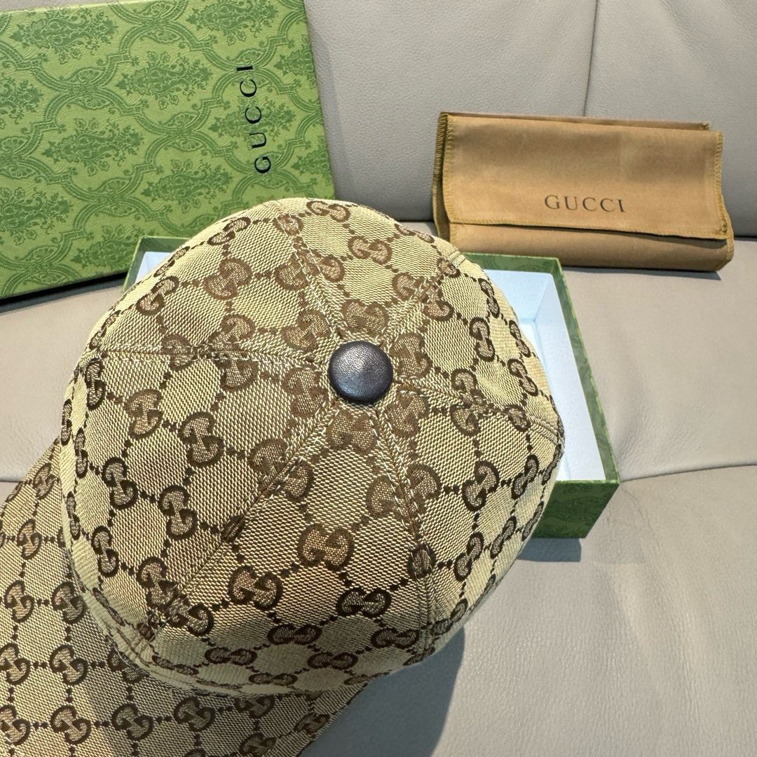 
配盒子布袋，Gucci(古奇)春夏新款原单棒球帽， logo织带，11开模订制，原版帆布料+头层牛皮，