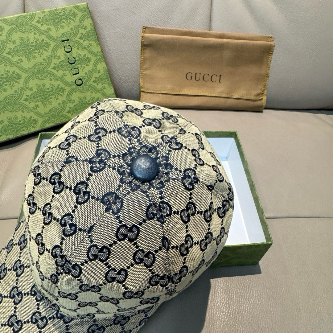 
万年经典款出货！
配盒子布袋，Gucci(古奇)经典原单棒球帽😍😍小蜜蜂，专柜11开模订制，最高版本，