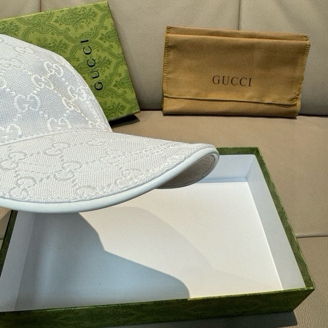
万年经典款出货！
配盒子布袋，Gucci(古奇)经典原单棒球帽😍😍小蜜蜂，专柜11开模订制，最高版本，