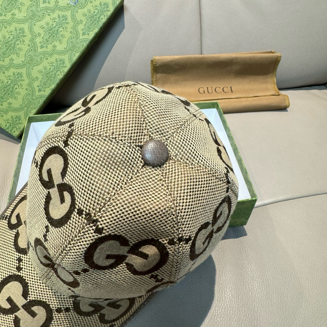 
配包装布袋，Gucci古奇新款原单棒球帽， 大双G，专柜11开模订制，原版帆布面料+头层牛皮，轻盈透气