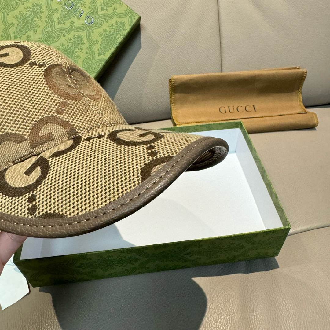 
配包装布袋，Gucci古奇新款原单棒球帽， 大双G，专柜11开模订制，原版帆布面料+头层牛皮，轻盈透气