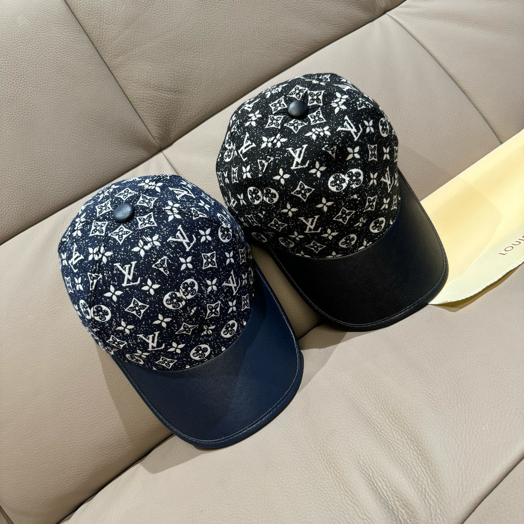
配盒子布袋，LV(路易威登)新款原单棒球帽，牛皮拼接，11开模订制，原版牛仔布料，做工细致完美，质量超