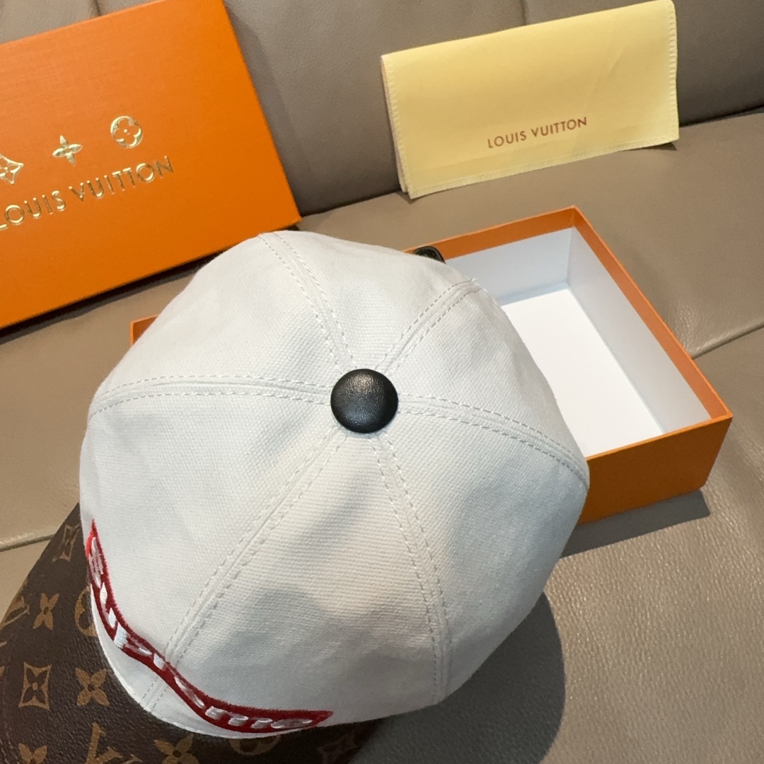 
配盒子布袋，LV(路易威登)新款原单棒球帽，老花拼接，11开模订制，原版帆布面料+专柜老花皮，重工刺绣