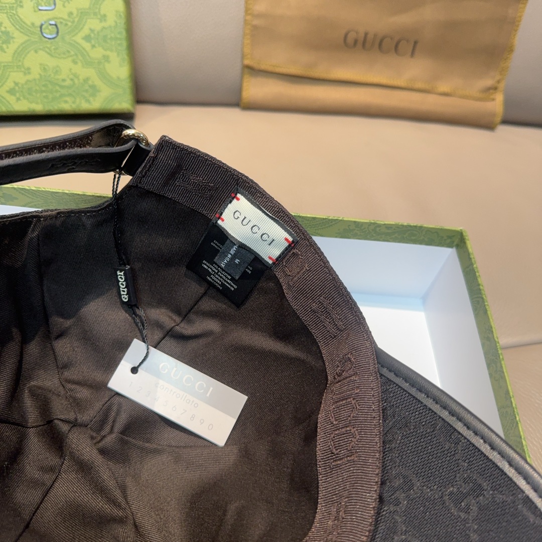 
配盒子布袋，Gucci(古奇)最新原单棒球帽，蜜蜂织带。专柜11开模订制，最高版本，原版帆布料+头层牛