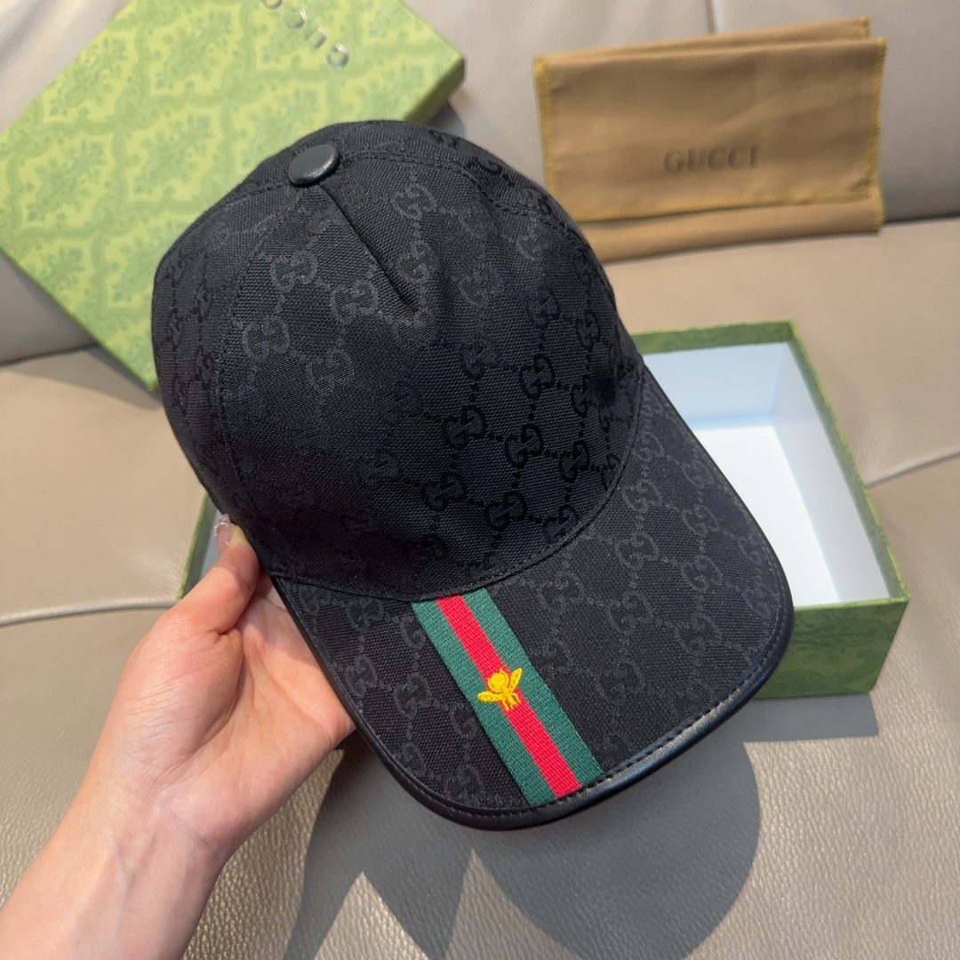 
配盒子布袋，Gucci(古奇)最新原单棒球帽，蜜蜂织带。专柜11开模订制，最高版本，原版帆布料+头层牛