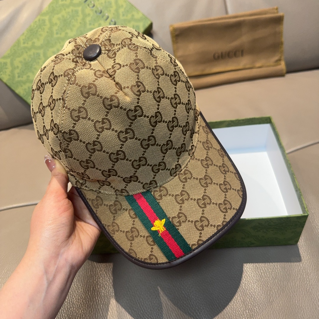 
配盒子布袋，Gucci(古奇)最新原单棒球帽，蜜蜂织带。专柜11开模订制，最高版本，原版帆布料+头层牛