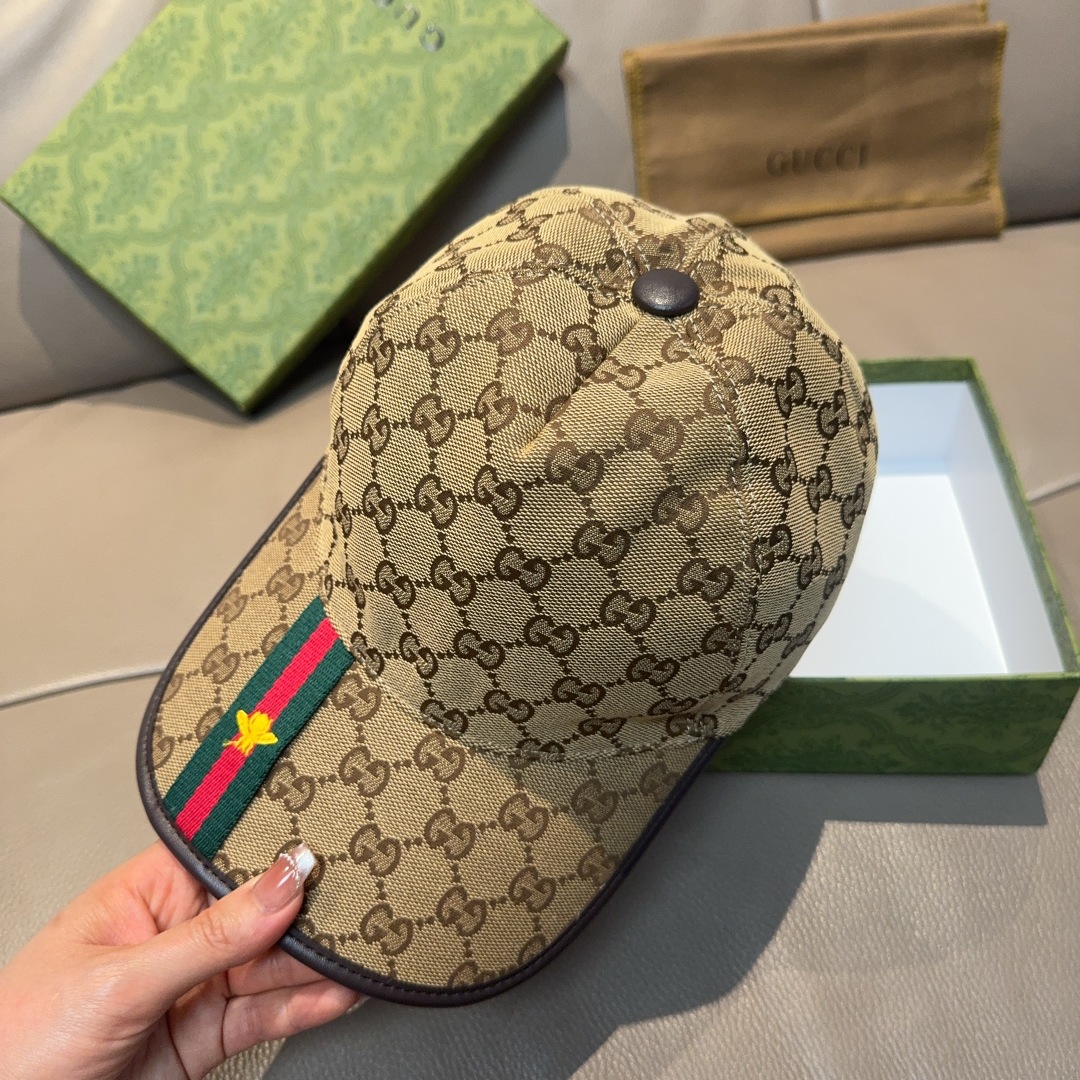 
配盒子布袋，Gucci(古奇)最新原单棒球帽，蜜蜂织带。专柜11开模订制，最高版本，原版帆布料+头层牛