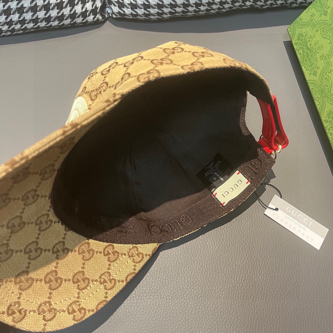 
配盒子布袋，Gucci(古奇)新款原单棒球帽， 北面刺绣！专柜11，进口帆布+头层牛皮，代购热门，男女