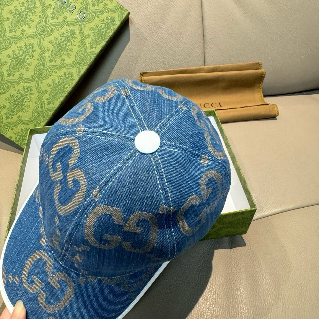 
配包装布袋，Gucci古奇新款原单棒球帽， 大双G，专柜11开模订制，完美对花，原版帆布面料+头层牛皮