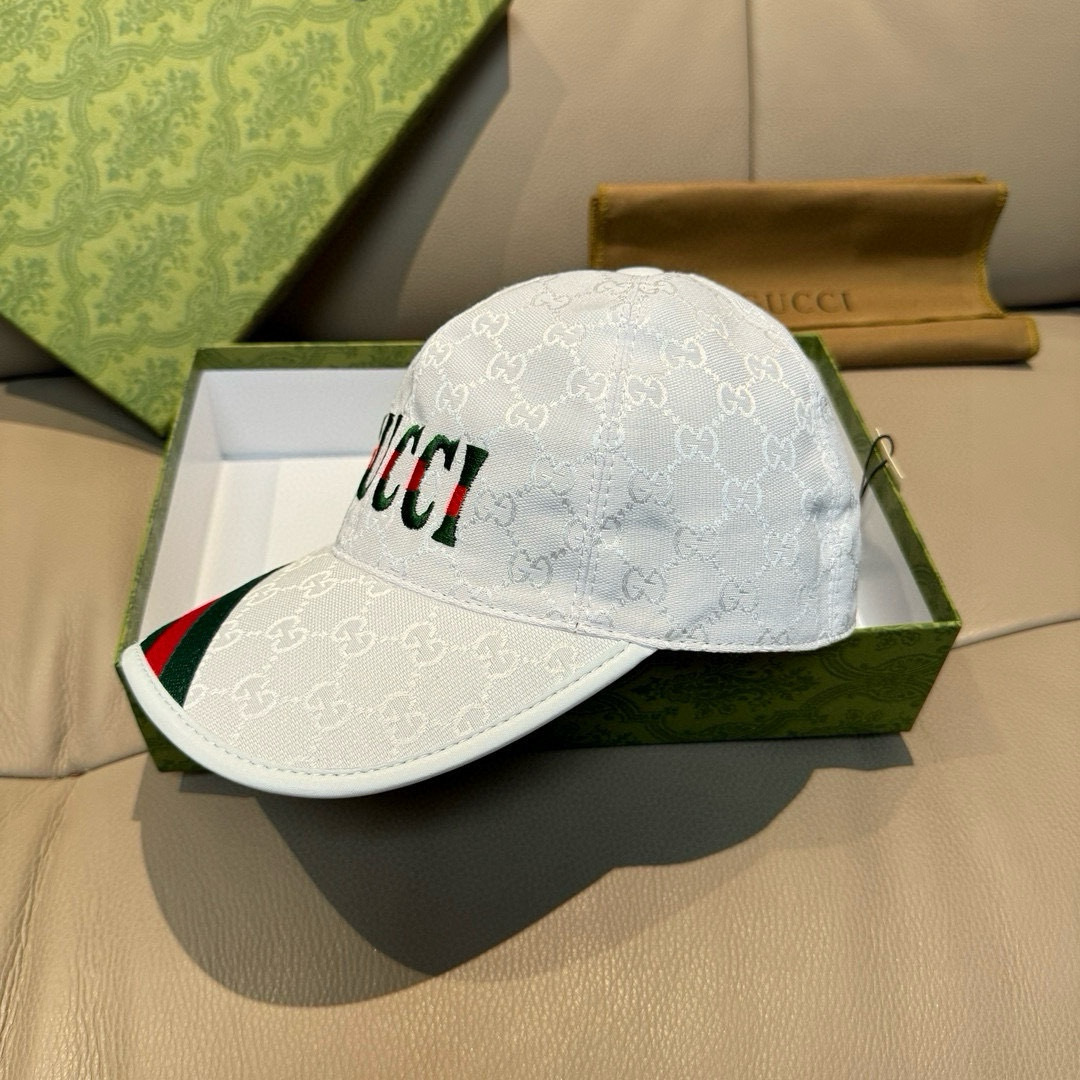 
配盒子布袋，Gucci(古奇)新款原单棒球帽，11开模订制，重工刺绣，细节可媲美专柜，原版帆布料+头层