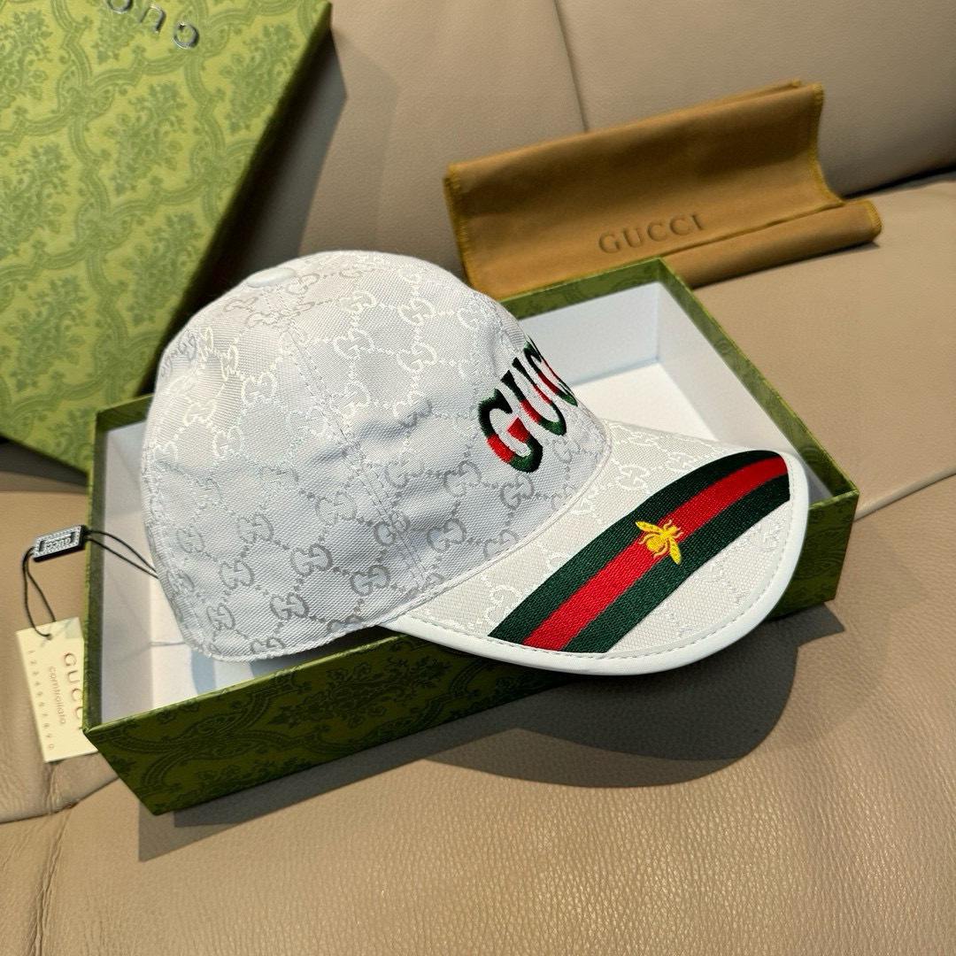 
配盒子布袋，Gucci(古奇)新款原单棒球帽，11开模订制，重工刺绣，细节可媲美专柜，原版帆布料+头层