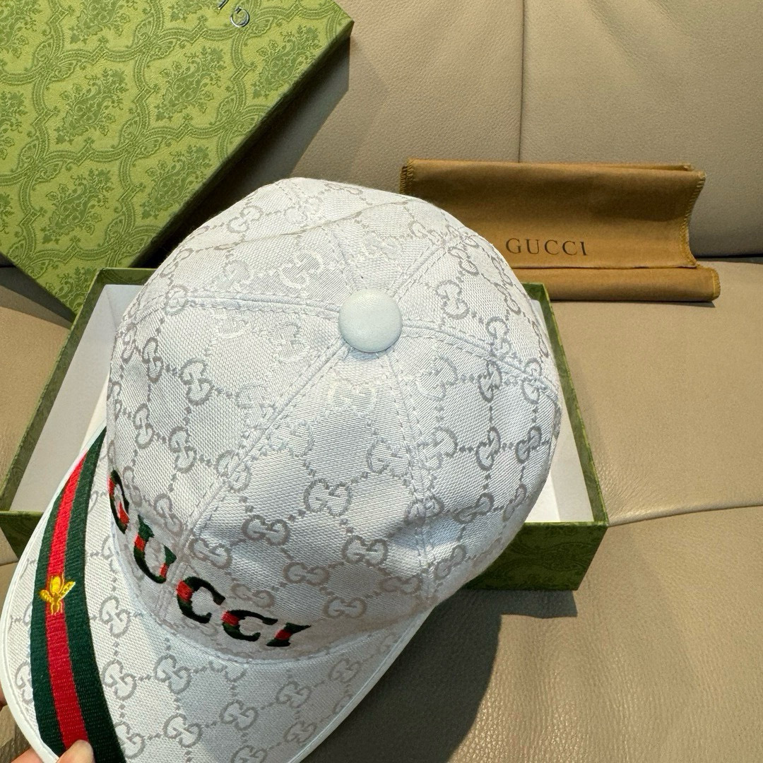 
配盒子布袋，Gucci(古奇)新款原单棒球帽，11开模订制，重工刺绣，细节可媲美专柜，原版帆布料+头层