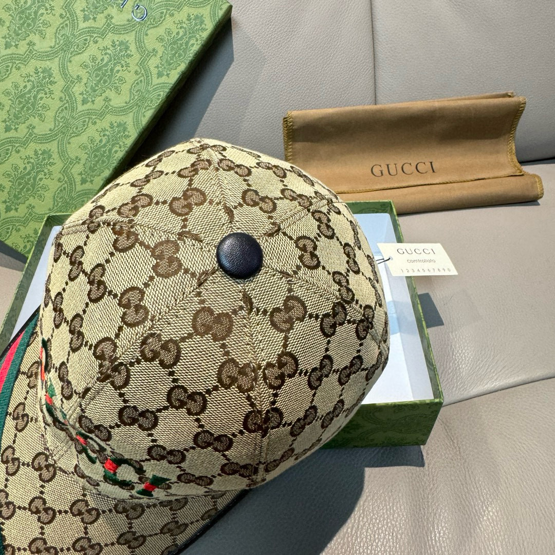 
配盒子布袋，Gucci(古奇)新款原单棒球帽，11开模订制，重工刺绣，细节可媲美专柜，原版帆布料+头层