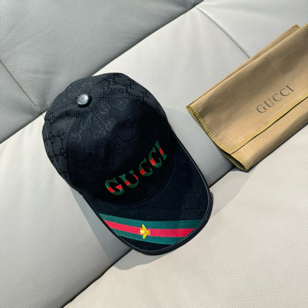 
配盒子布袋，Gucci(古奇)新款原单棒球帽，11开模订制，重工刺绣，细节可媲美专柜，原版帆布料+头层