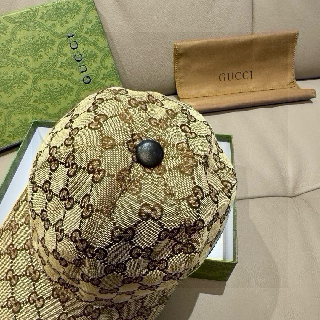 
万年经典款新色出货！
配盒子布袋，Gucci(古奇)经典原单棒球帽😍😍专柜11开模订制，最高版本，原版