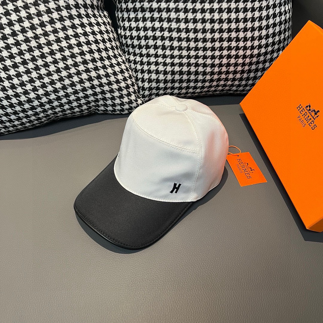 
新款出货
配盒子布袋，HERMÈS (爱马仕)最新款原单棒球帽，拼色H，正品开模订制，原版透气帆布面料