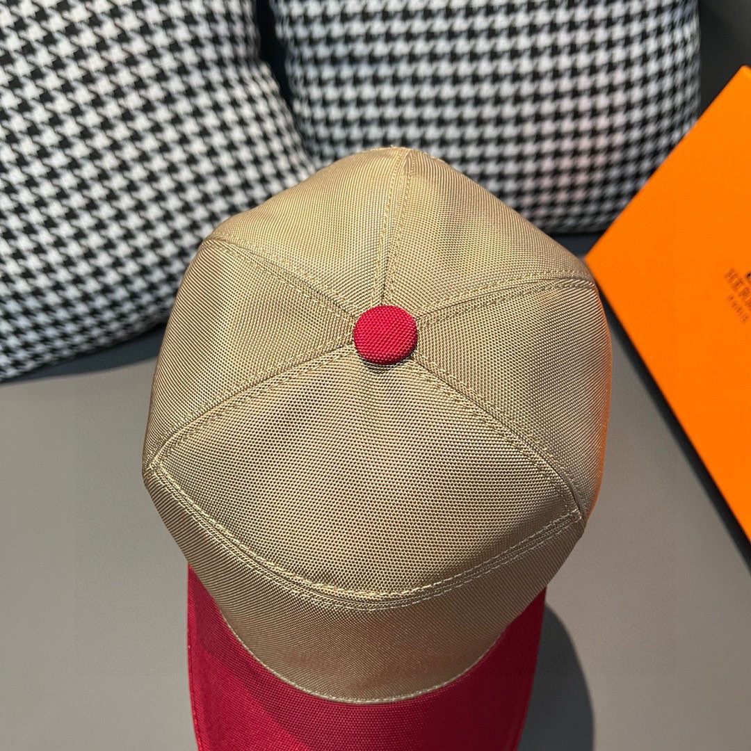 
新款出货
配盒子布袋，HERMÈS (爱马仕)最新款原单棒球帽，拼色H，正品开模订制，原版透气帆布面料