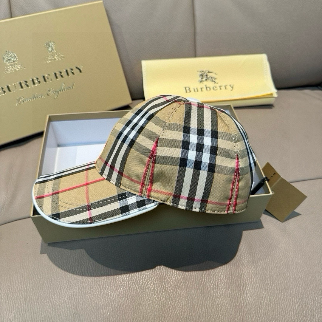 
新款出货
配盒子布袋Burberry（巴宝莉）原单棒球帽， 专柜热卖款，经典格子，11开模订制，帆布面