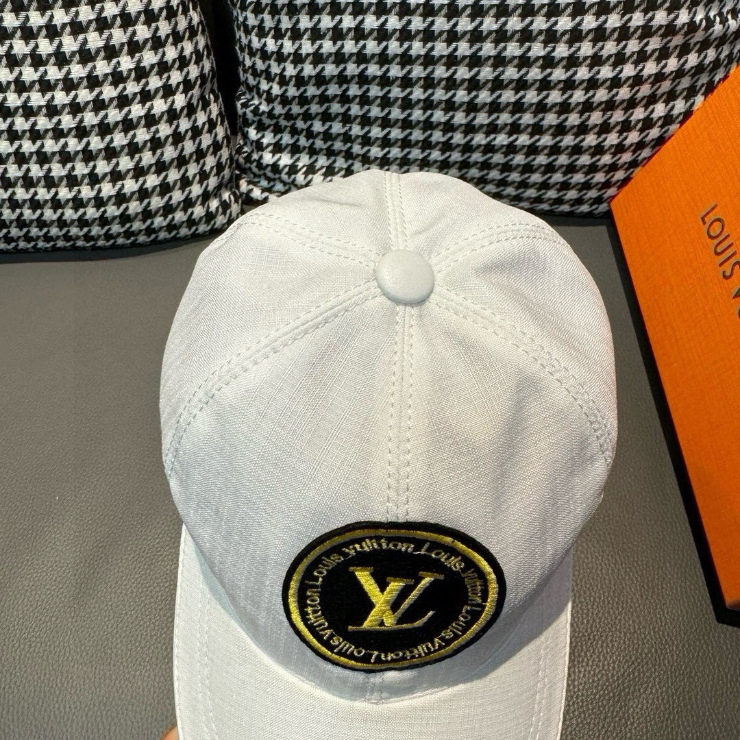 
新款出货
配盒子布袋，LV(路易威登)新款原单棒球帽，Lv刺绣，11开模订制，重工刺绣，做工细致完美，