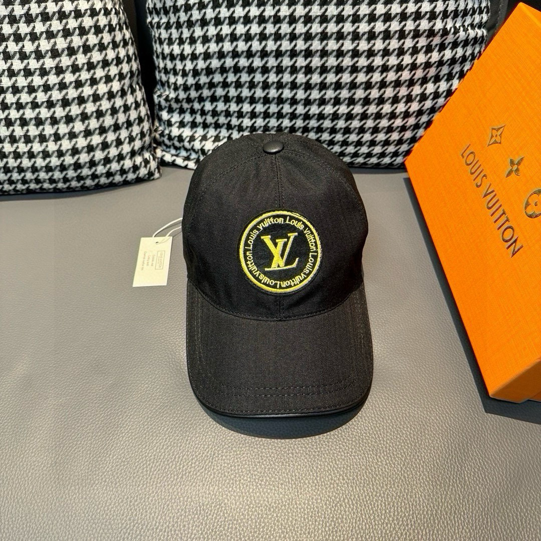 
新款出货
配盒子布袋，LV(路易威登)新款原单棒球帽，Lv刺绣，11开模订制，重工刺绣，做工细致完美，