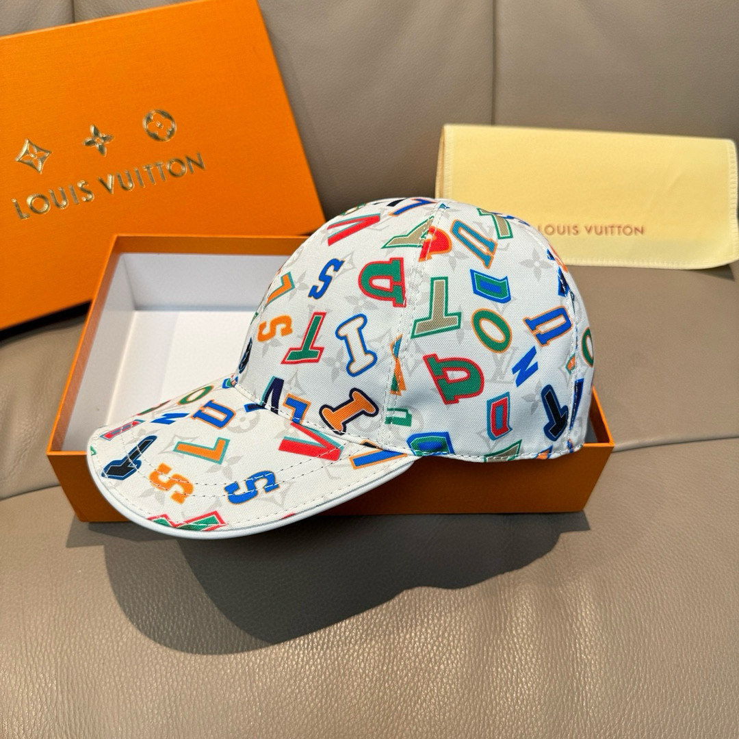 
配盒子布袋，LV路易威登新款原单棒球帽，字母丝印，11开模订制，原版丝印绸缎面料+头层牛皮，时尚帅气质