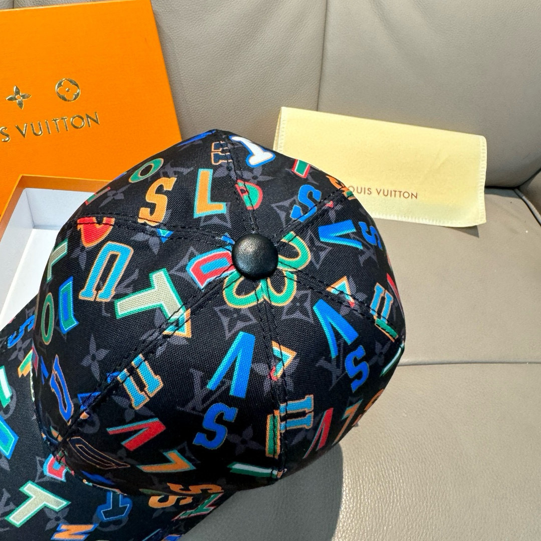 
配盒子布袋，LV路易威登新款原单棒球帽，字母丝印，11开模订制，原版丝印绸缎面料+头层牛皮，时尚帅气质