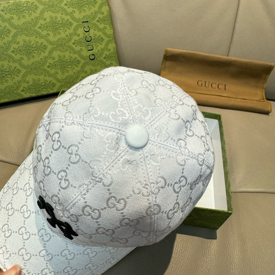 
爆款全色到货
NY&Gucci（古奇)合作款棒球帽， 专柜最新款，NY刺绣，11开模订制，原厂透气帆布