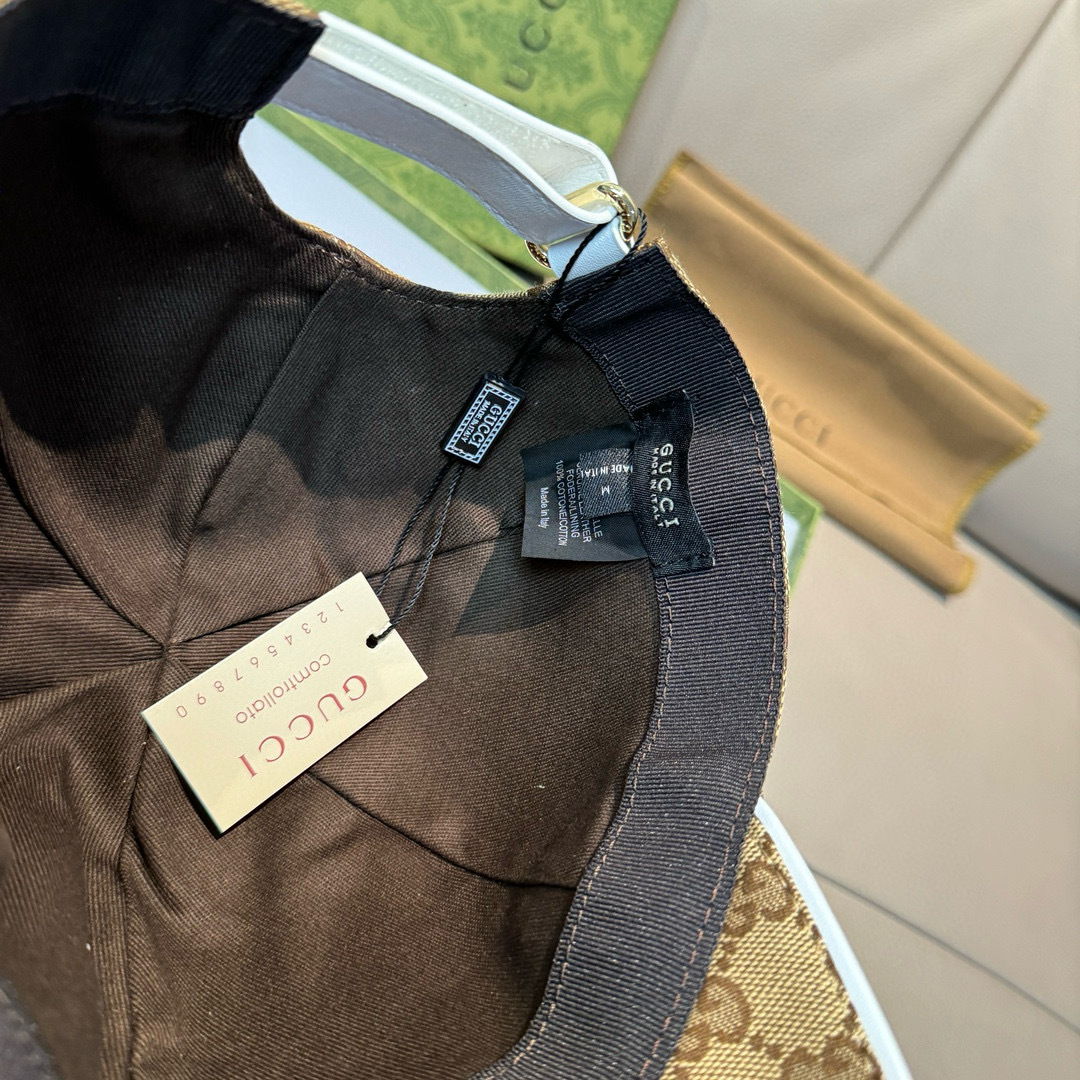 
配盒子布袋，Gucci(古奇)春夏新款原单棒球帽， logo织带，11开模订制，原版帆布料+头层牛皮，