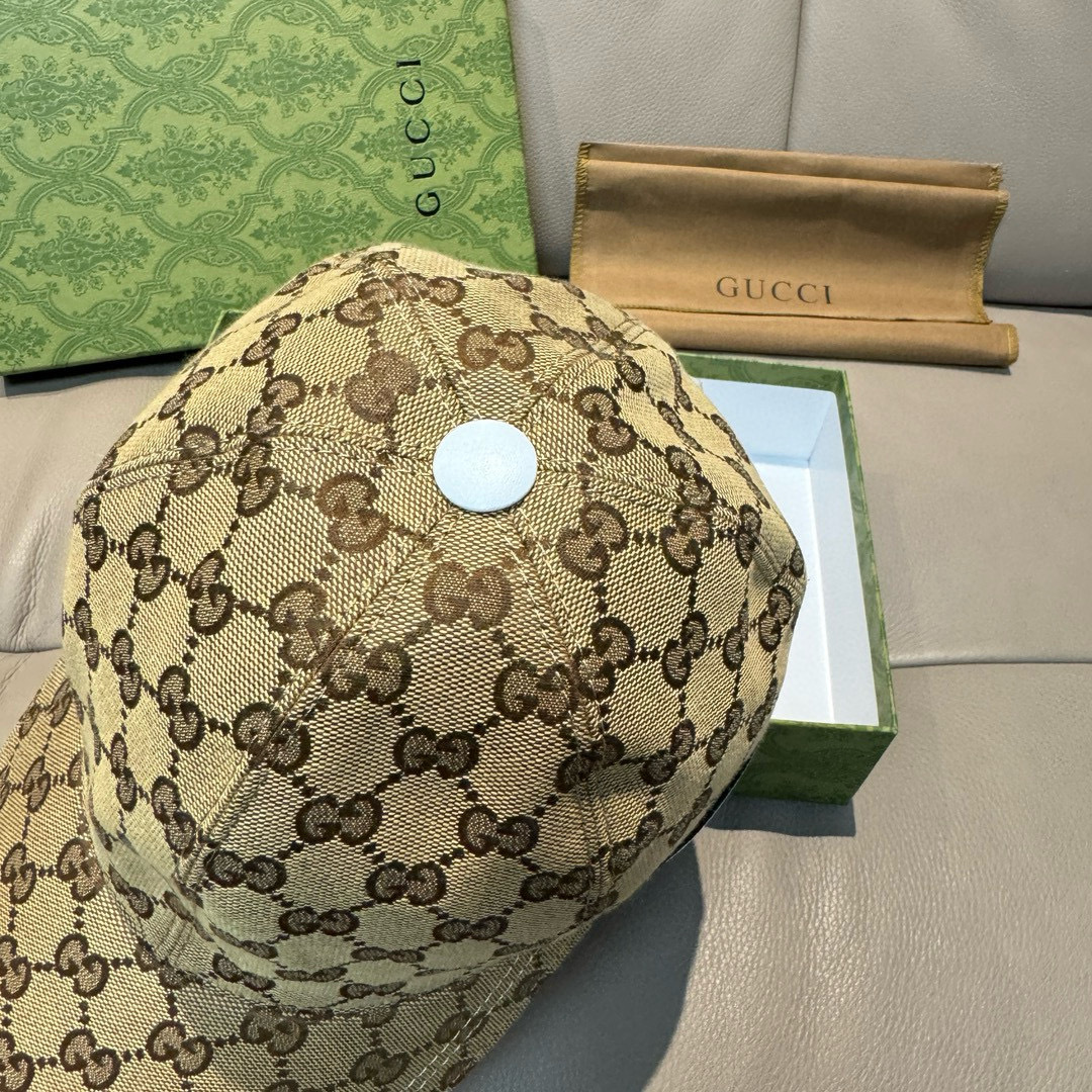 
配盒子布袋，Gucci(古奇)春夏新款原单棒球帽， logo织带，11开模订制，原版帆布料+头层牛皮，
