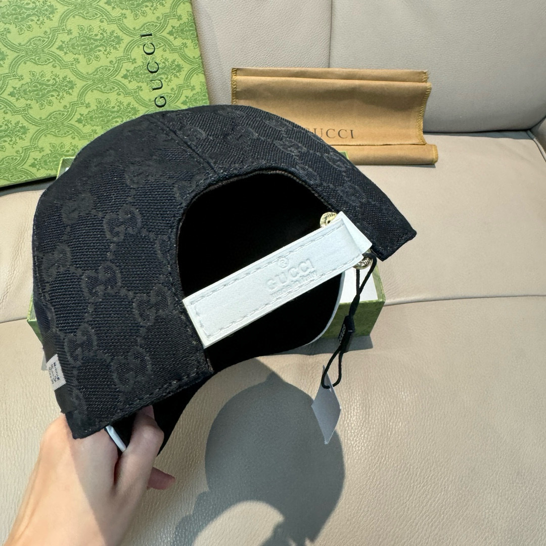 
配盒子布袋，Gucci(古奇)春夏新款原单棒球帽， logo织带，11开模订制，原版帆布料+头层牛皮，