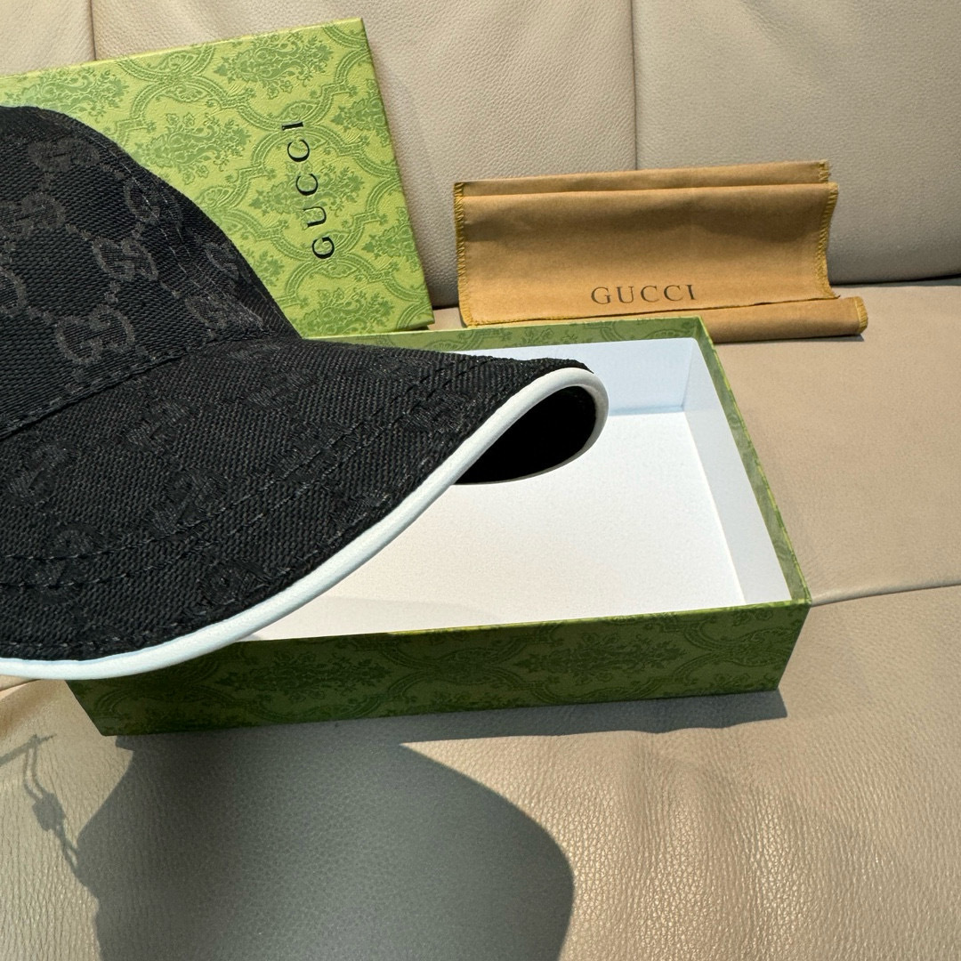 
配盒子布袋，Gucci(古奇)春夏新款原单棒球帽， logo织带，11开模订制，原版帆布料+头层牛皮，