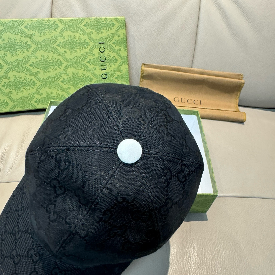 
配盒子布袋，Gucci(古奇)春夏新款原单棒球帽， logo织带，11开模订制，原版帆布料+头层牛皮，