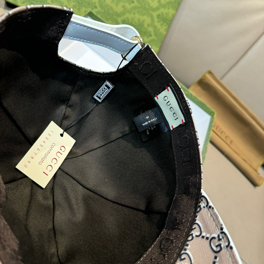 
配盒子布袋，Gucci(古奇)新款原单棒球帽， 丝印logo，专柜11开模订制，原版帆布料+头层牛皮，