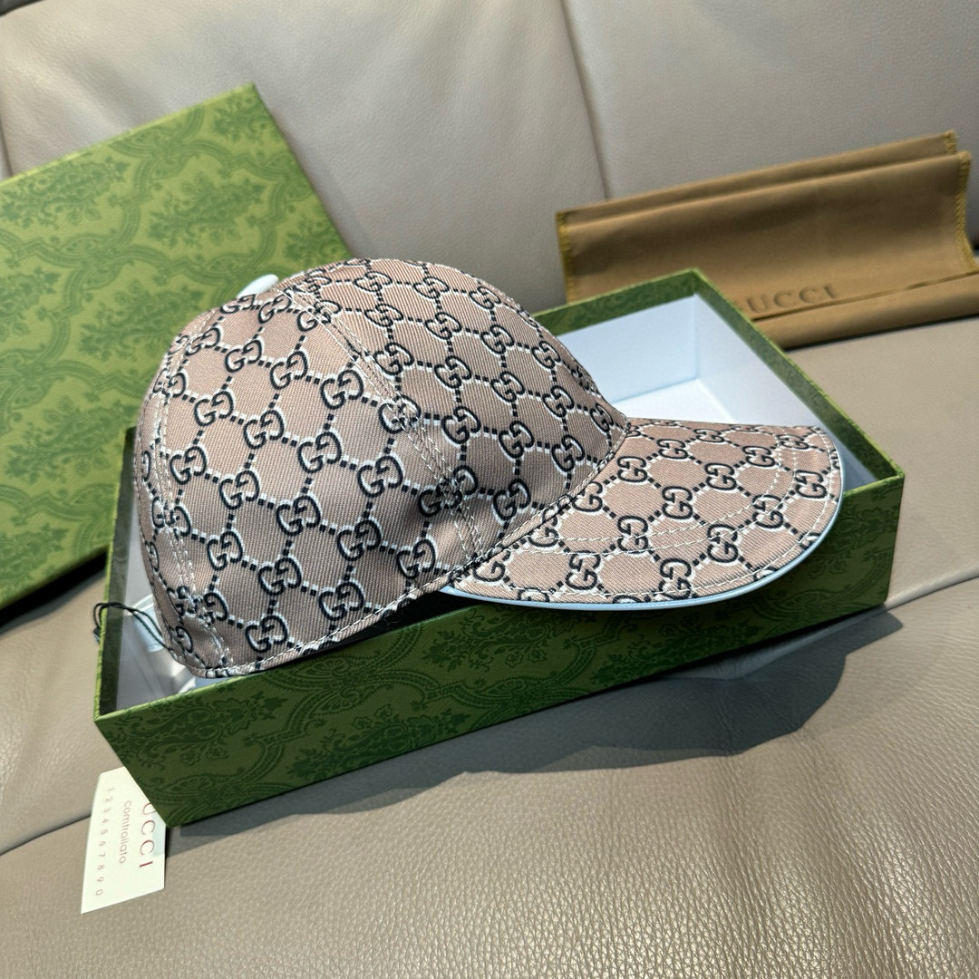 
配盒子布袋，Gucci(古奇)新款原单棒球帽， 丝印logo，专柜11开模订制，原版帆布料+头层牛皮，